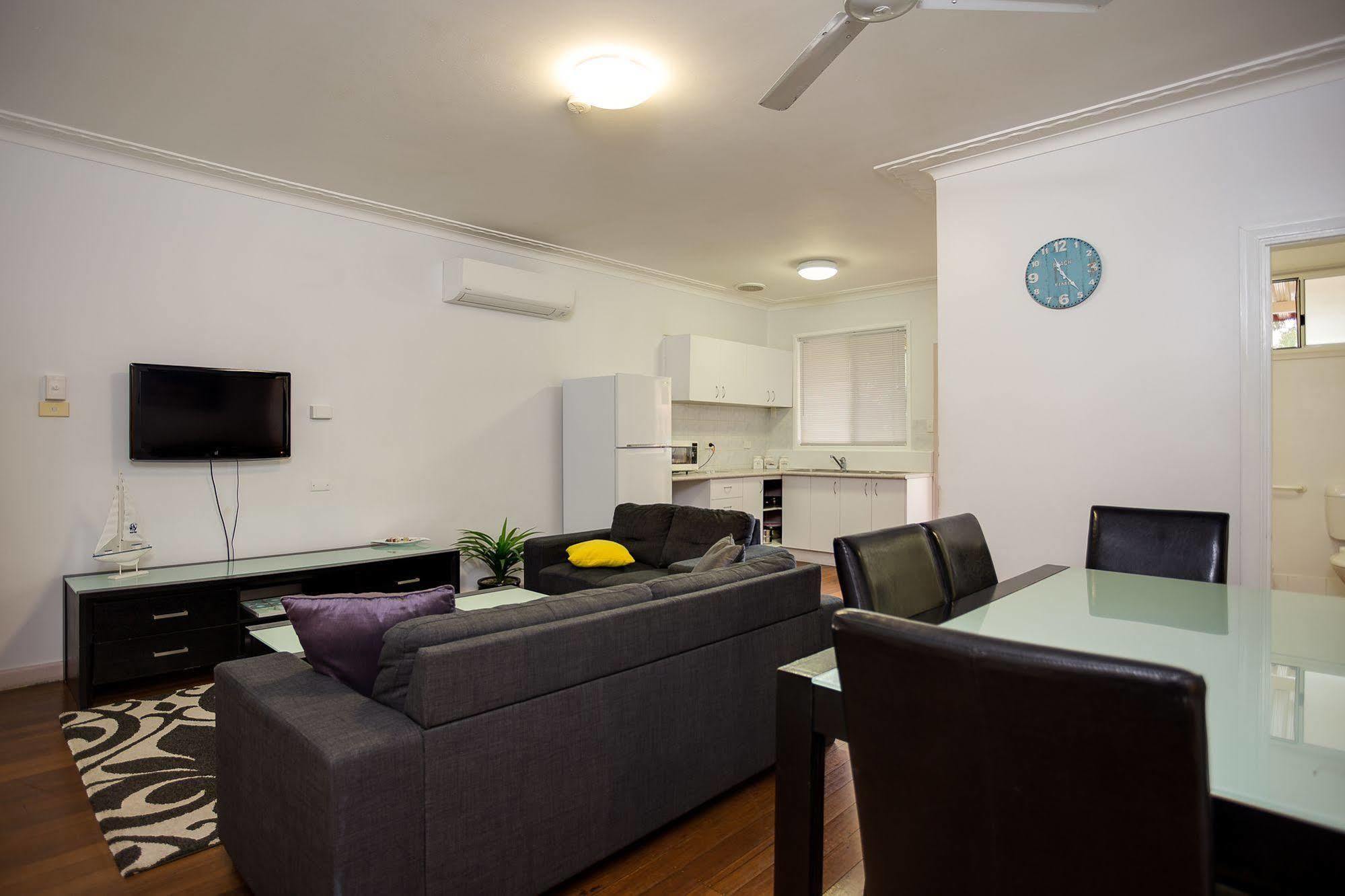 Ocean Park Motel & Holiday Apartments Кофс-Харбор Экстерьер фото